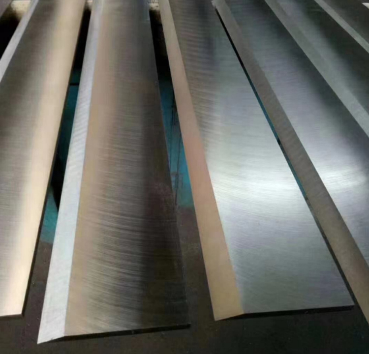 刀口(kou)鑲鋼刀(dao)