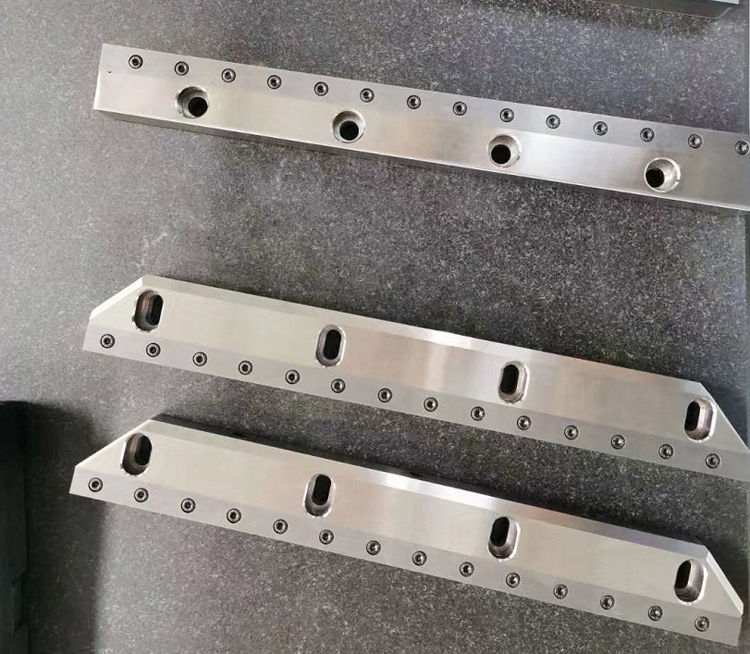 刀口(kǒu)鑲鋼刀(dao)