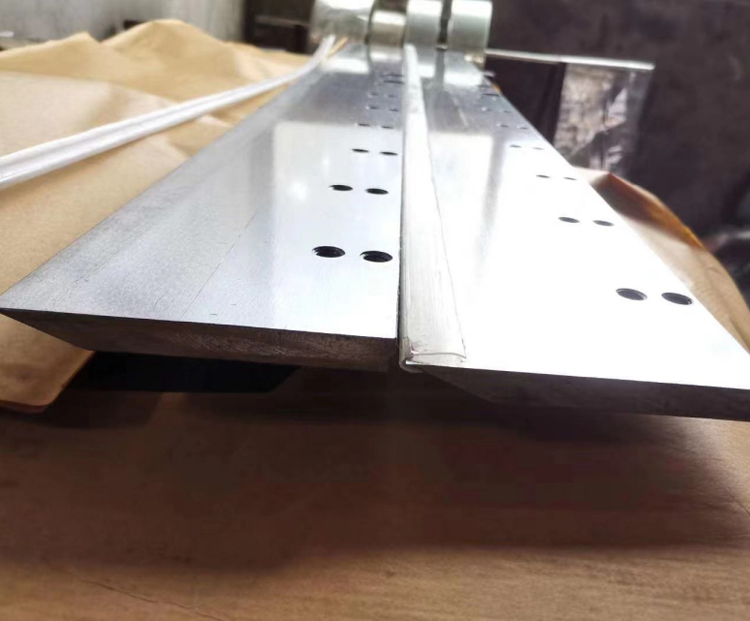 刀口(kou)鑲鋼刀(dāo)