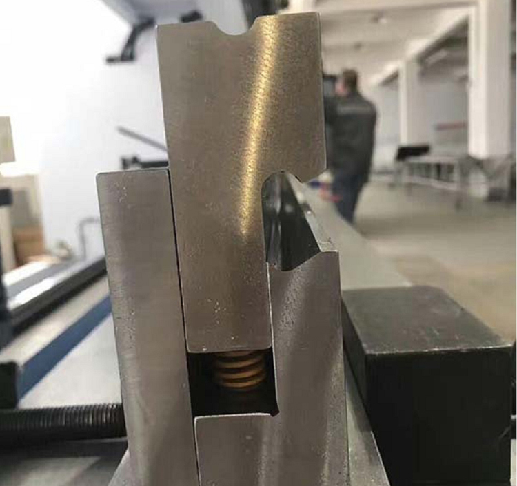 折(shé)彎機模具