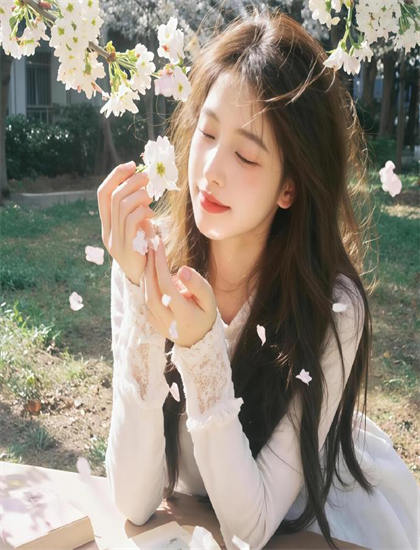 韩国电影表妹18岁生日礼物_刘亦菲没待播剧了_无人区在线完整免费观看